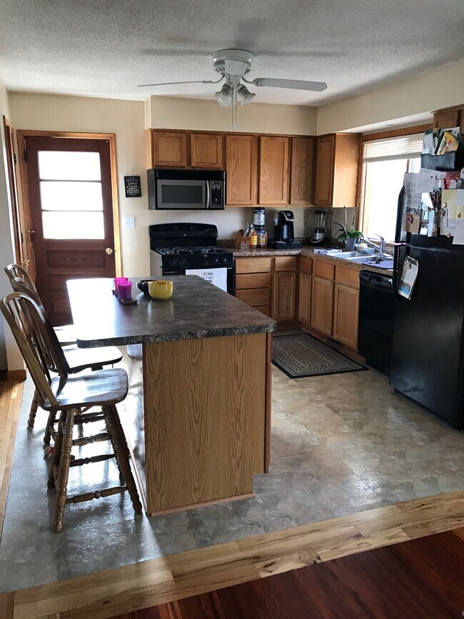 Kitchen - 4223 Rahn Rd