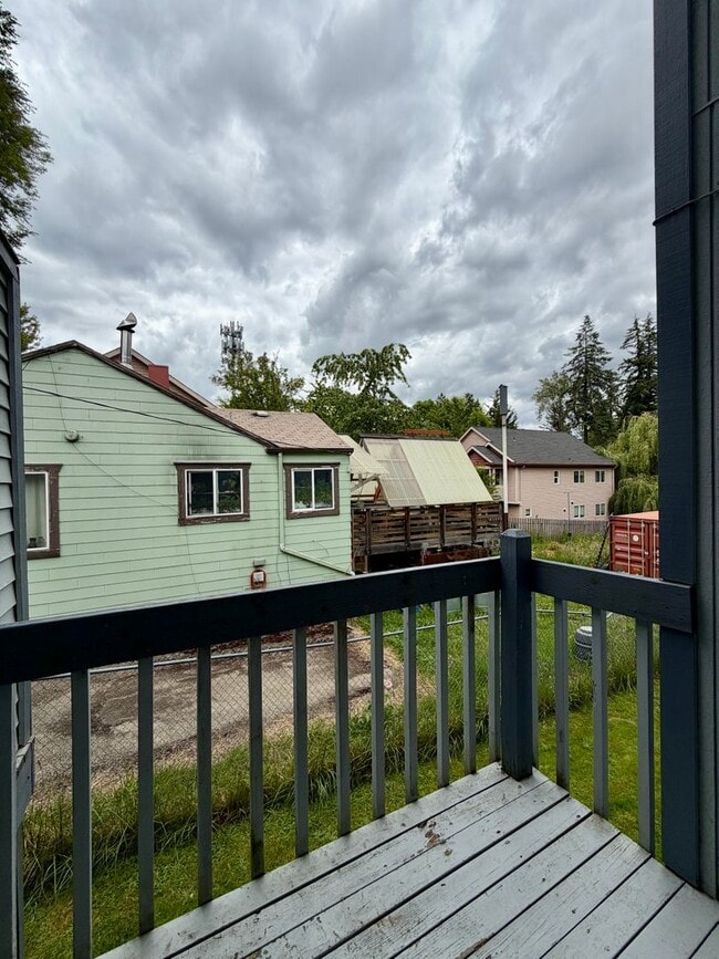 Building Photo - 0152-01D - Elm Tree Garden Apartments D