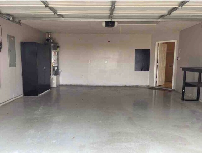 Building Photo - 2031 Trail Gln