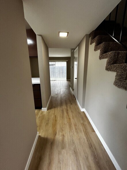 Building Photo - 344 S Arroyo Dr