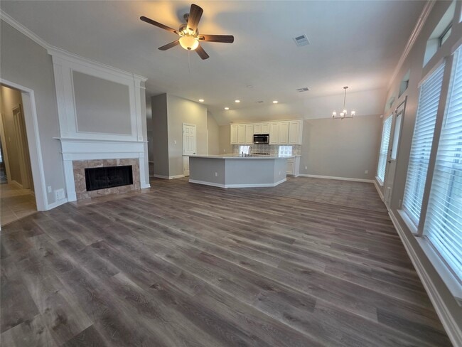 Building Photo - 2219 Lakewind Ln