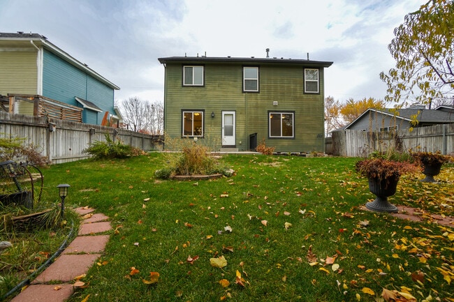 Building Photo - 11301 W Goldenrod Ave