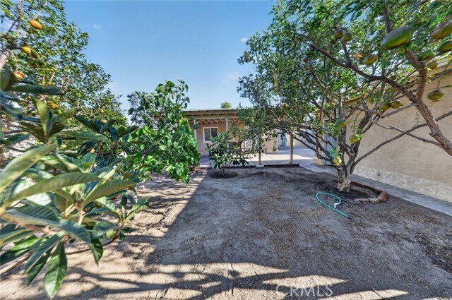 Building Photo - 11407 Delano St