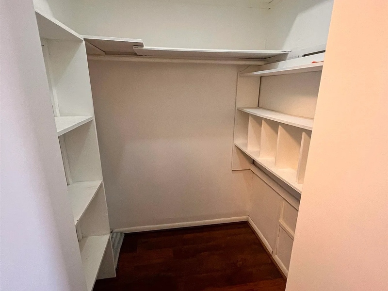 Building Photo - 217 44th St