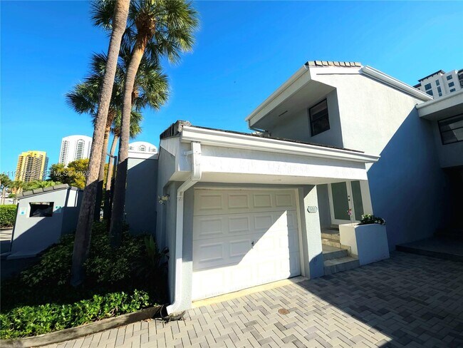 Building Photo - 310 Poinciana Island Dr