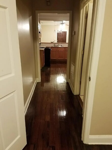 Building Photo - 2711 Annette St