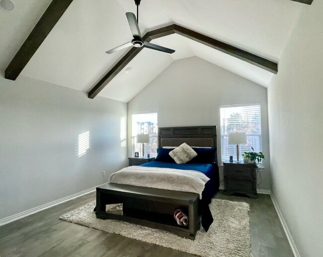 Building Photo - 2014 W Chandler Ave