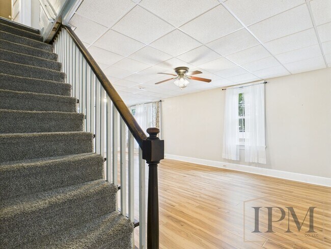Building Photo - Available Now Beautiful 4 Bedroom Home with Garage, Central Air & Large Yard in York City.