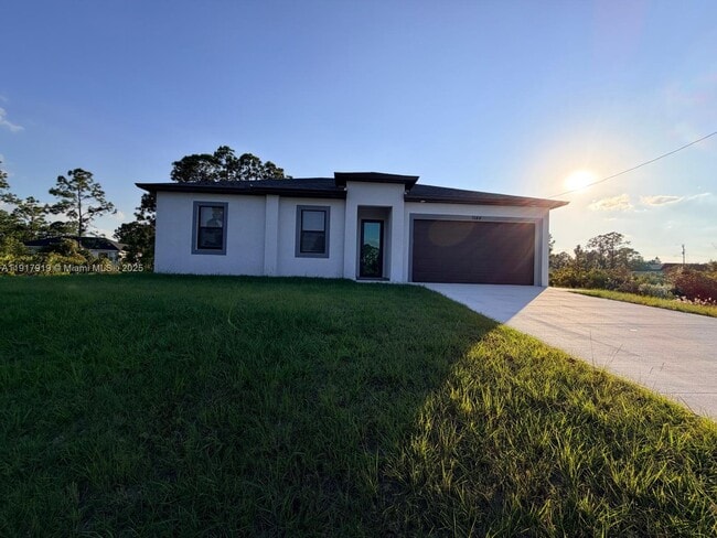 Primary Photo - 1144 Mobley St E