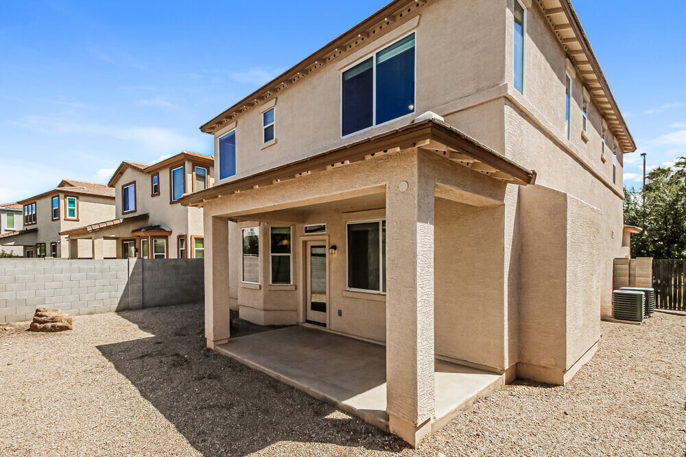 Building Photo - 1238 E Julian Dr