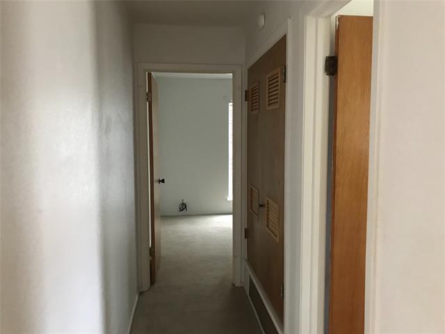 Building Photo - 5225 Hunters Cir