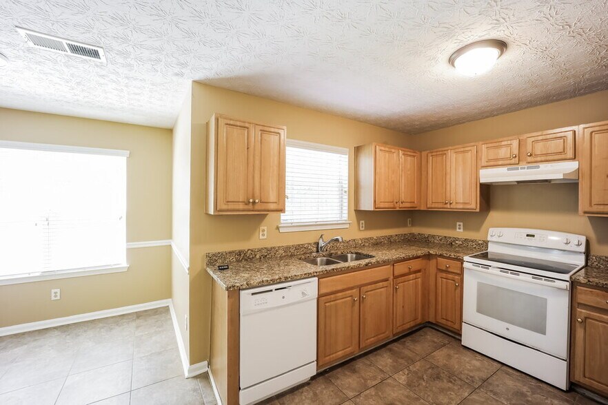 Building Photo - 4414 Gladewood Run