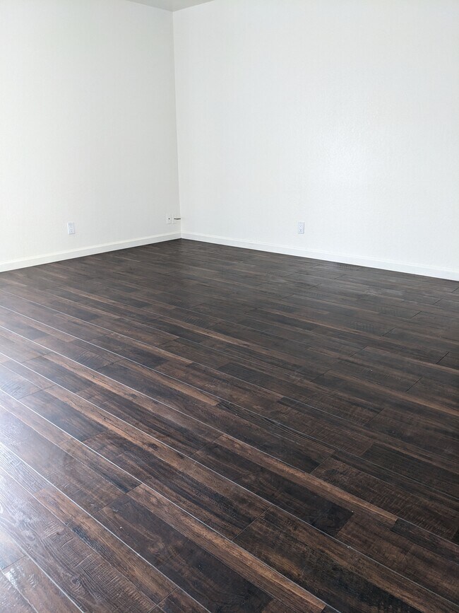 Building Photo - 3208 Countryside Dr