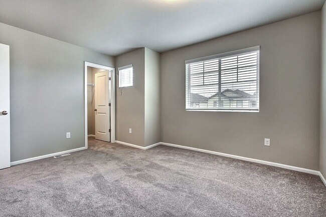 Building Photo - 3137 Gladiator St NE