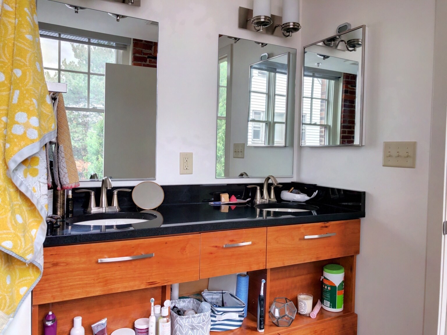 Building Photo - 22 Cottage Park Ave