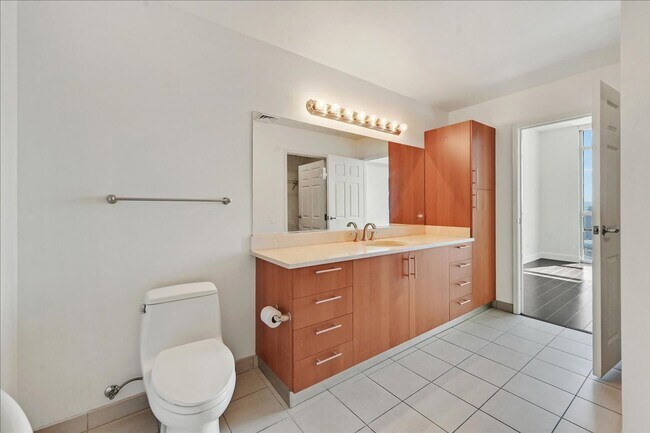 Building Photo - 34th Floor Condo at Allure - Amazing Strip Views!