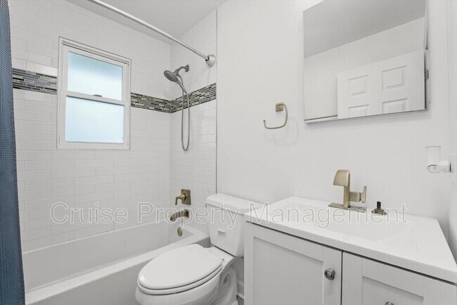 Building Photo - 2415 Plum Tree Rd