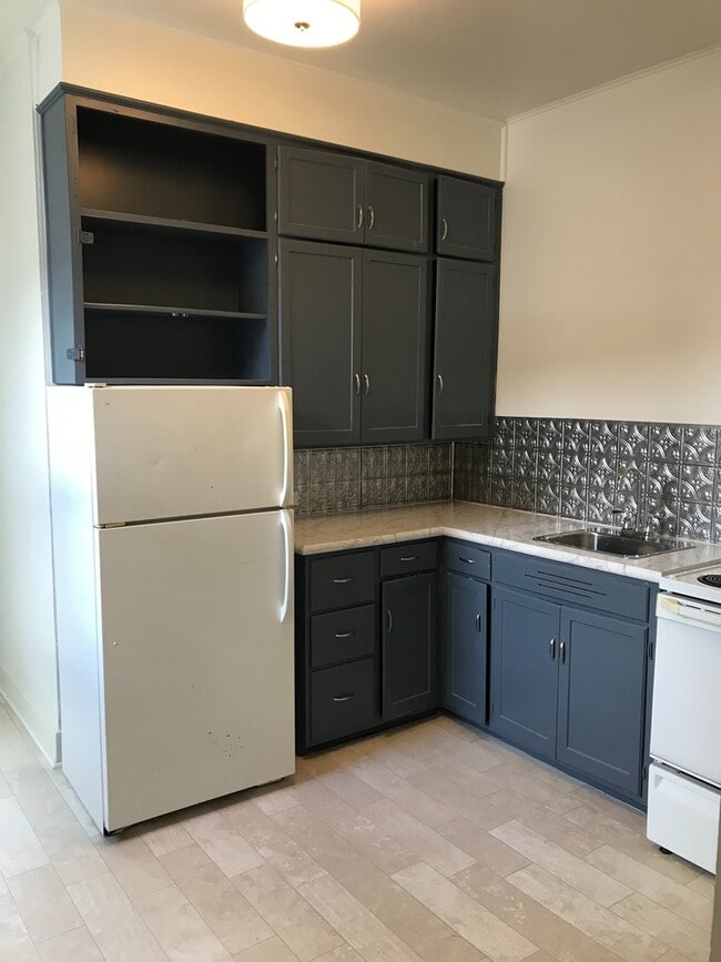 Building Photo - Four Todd Boys LLC