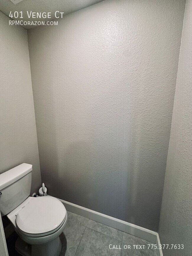 Building Photo - 401 Venge Ct