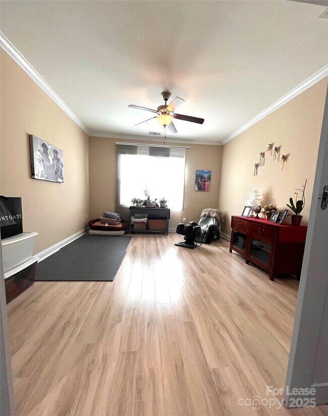 Building Photo - 1101 Waterlily Dr