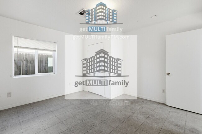 Building Photo - 1224 E Apache St