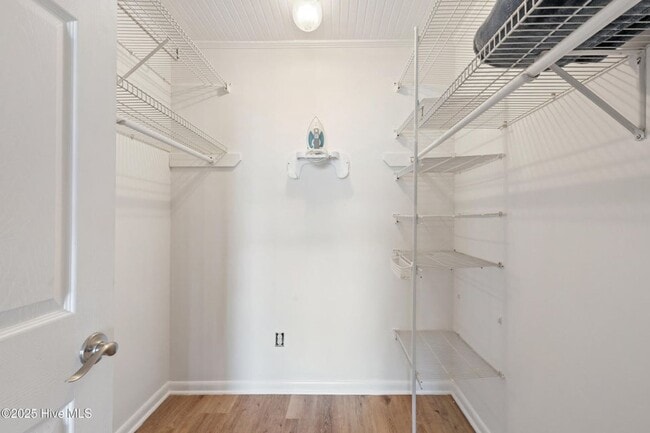 Building Photo - 202 Lewis Dr