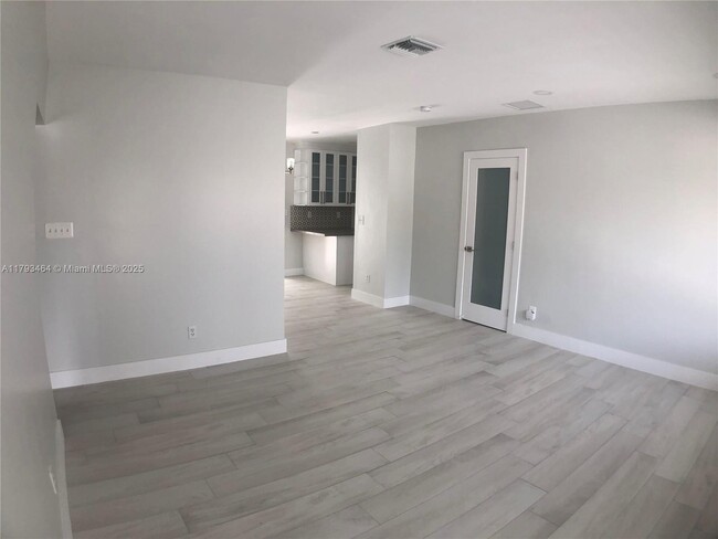 Building Photo - 6320 SW 24th St