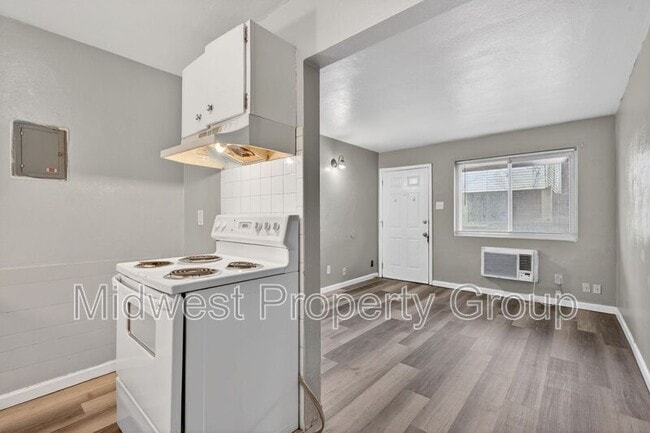 Building Photo - 3710 Geraldine Ave