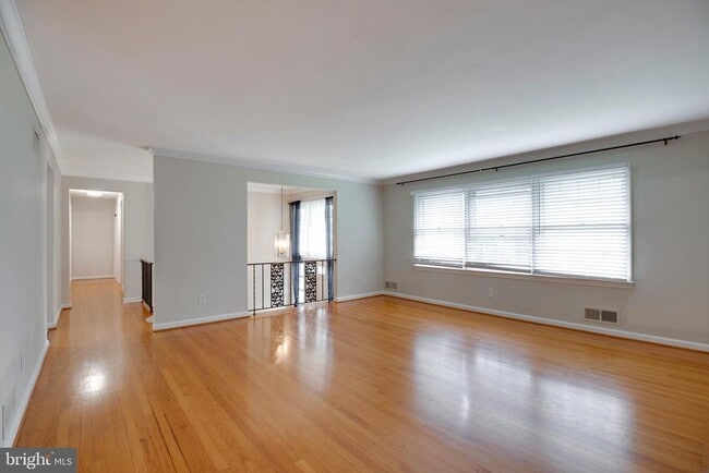 Building Photo - 1501 Walden Dr