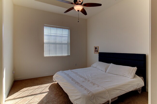 Building Photo - 7233 101st Ln