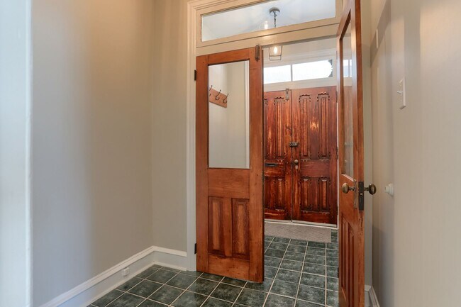 Building Photo - 1232 Lafayette St