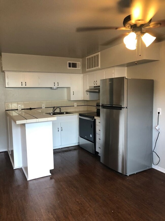 Building Photo - Close to DFW Airport