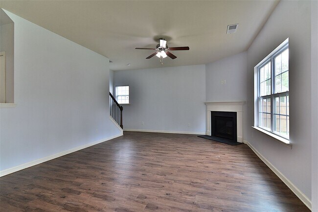 Building Photo - 804 Sunseeker Dr