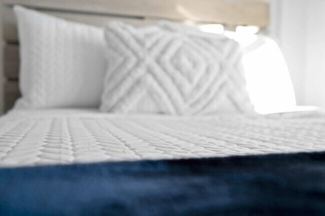 Building Photo - 321 Wilson St