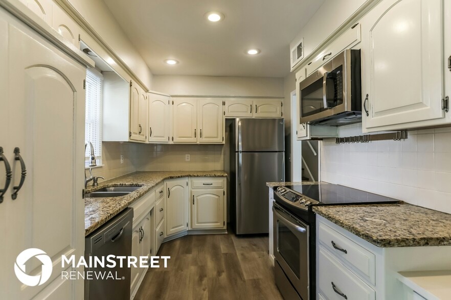 Building Photo - 9311 Hayes Dr