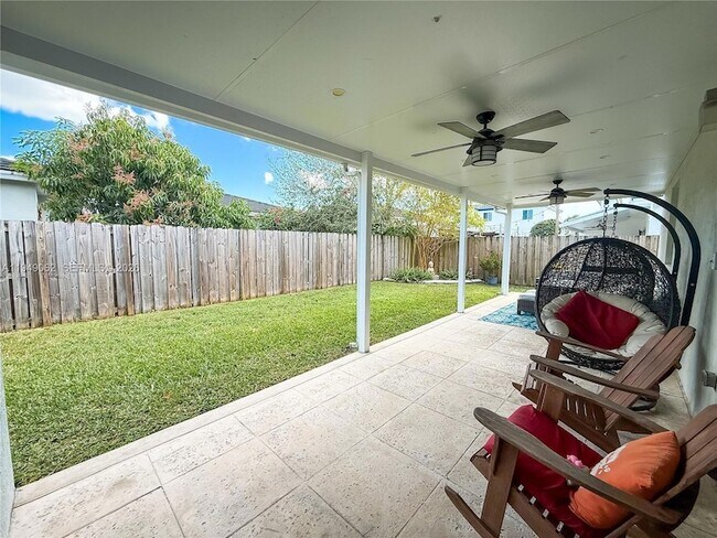 Building Photo - 17931 SW 152nd Ave