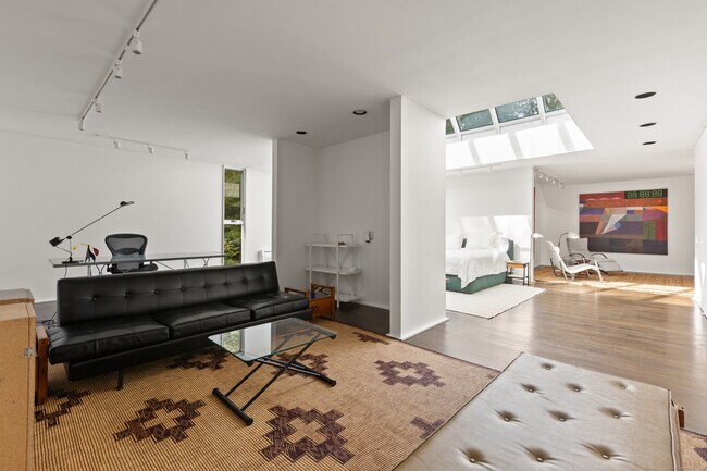 Building Photo - 26 Chalburn Rd
