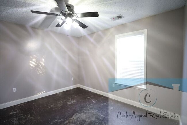 Building Photo - Move in special $800!! Beautiful 3 bed 2 bath home - Nettleton