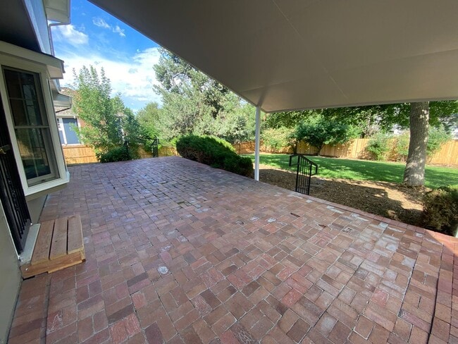 Building Photo - Updated Spacious Palos Verde Home