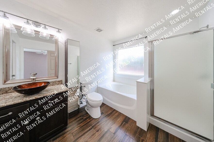 Building Photo - 15428 W Mauna Loa Ln