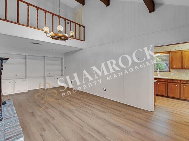Building Photo - 4613 Westchester Dr