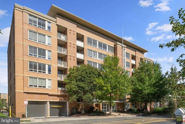Building Photo - 355 I St SW