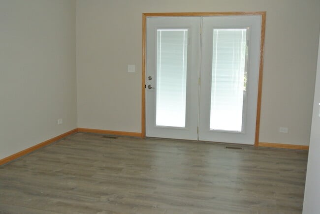 Building Photo - 118 Colonial Pkwy