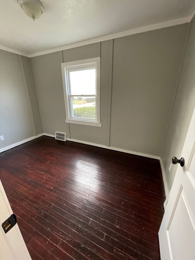 Building Photo - Newly Renovated 4-Bedroom Ranch with Basem...