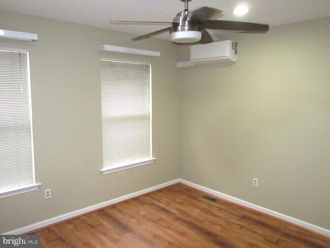 Building Photo - 525 Southampton Ln