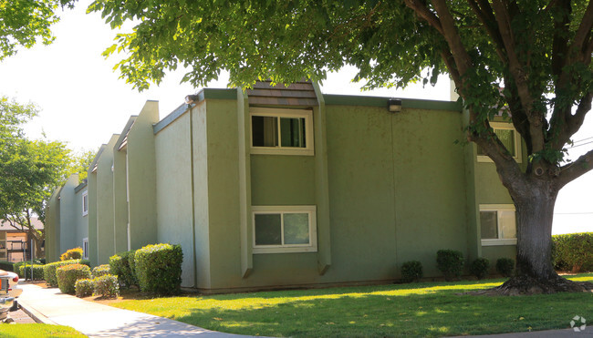 Building Photo - Casa Del Este Apartments