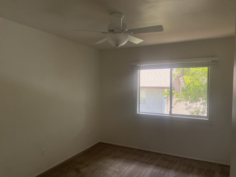 Building Photo - 8277 Echo Dell Rd