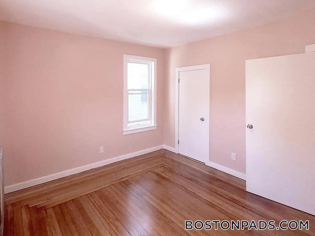 Building Photo - 154 Stanwood St