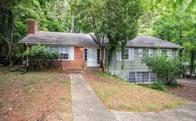 Primary Photo - 6-Bedroom Home with Finished Basement. Com...