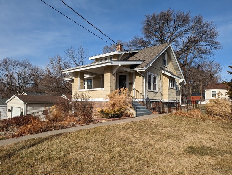 On higher ground - 3607 Franklin Ave